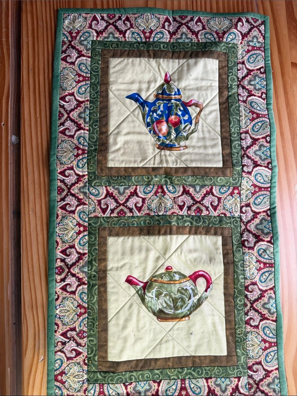 Handmade Quilted Teapot Table Runner Vintage Kitchen Cottagecore Green Red